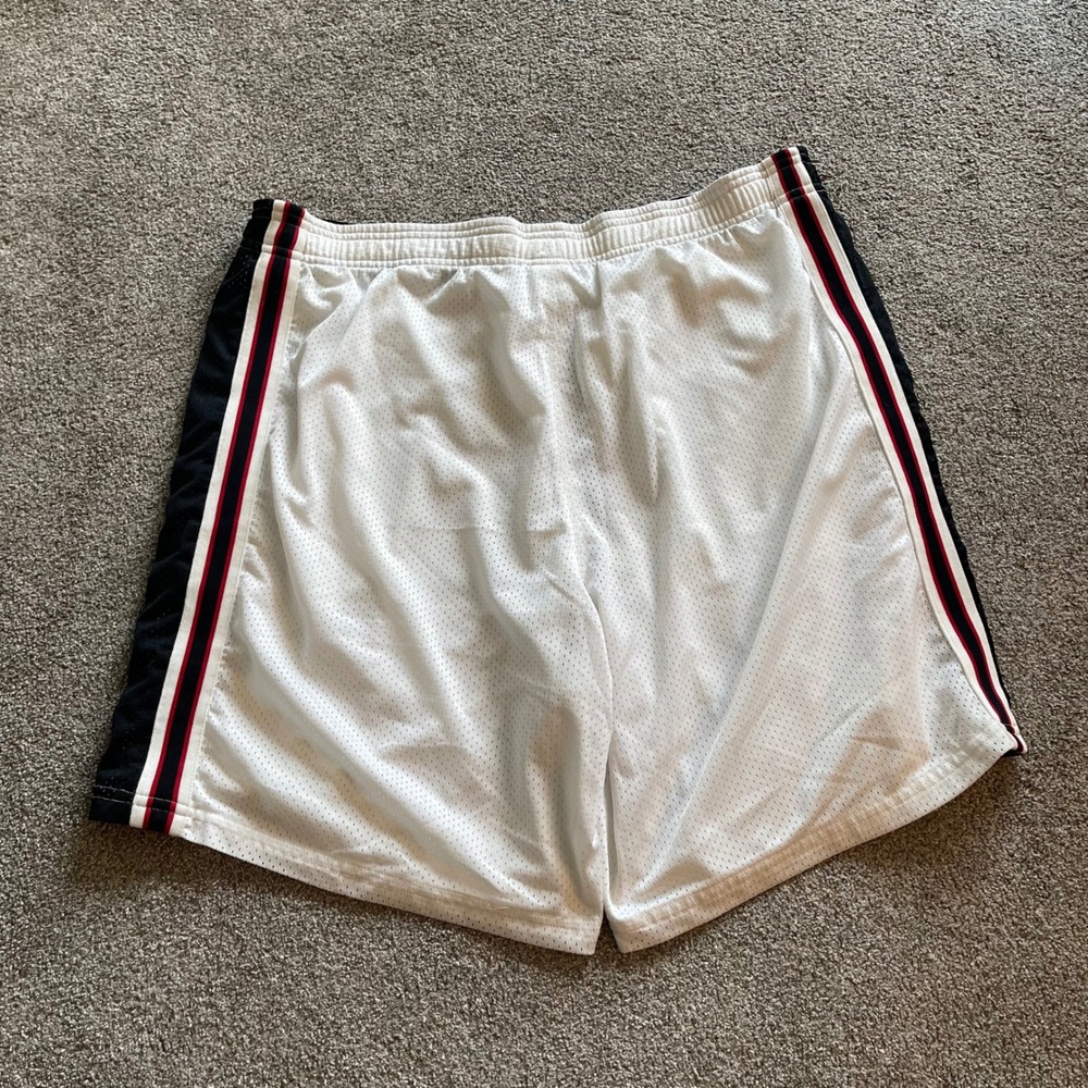 Y2K BAGGY Mens Old Navy Basketball Mesh Shorts L White Black Red 094N Graphic - Picture 2 of 8